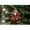 Dizajnová ozdoba na vianočný stromček vyrobená z plastu s motívom tašky plnej darčekov.