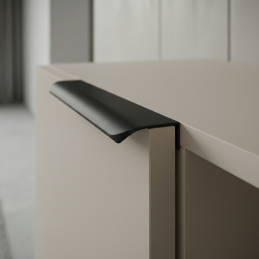 Úchytka na hranu dvierok...