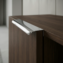 Úchytka na hranu dvierok...