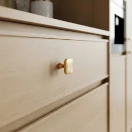 Úchytka knopka LANDRA / Zlatá brúsená
