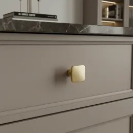 Úchytka knopka LANDRA / Zlatá brúsená