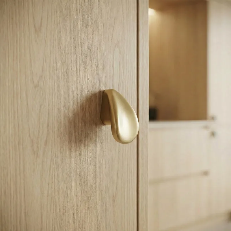 Úchytka knopka BEATRIZ / Zlatá brúsená