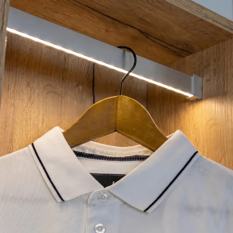 Vešiaková tyč SLIM na LED pásik s krytkou / Hliník
