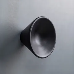 Drevená úchytka knopka APOLO / Čierna matná