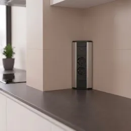Interiérová zásuvková lišta CORNER SCHUKO 2x 230V + USB A-C / Nerez