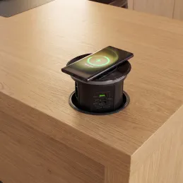 Automatická výsuvná zásuvka AMBIENTE SCHUKO 3x230V + USB A-C so svetlom a nabíjaním / Čierne sklo