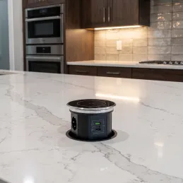 Automatická výsuvná zásuvka AMBIENTE SCHUKO 3x230V + USB A-C so svetlom a nabíjaním / Čierne sklo