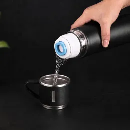 Nerezová termoska s pohárom THERMIO 500ml / Čierna