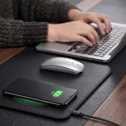 Podložka pod myš s wireless nabíjaním na telefon LUXPAD / Čierna