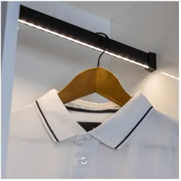 Vešiaková tyč SLIM na LED pásik s krytkou / Čierna